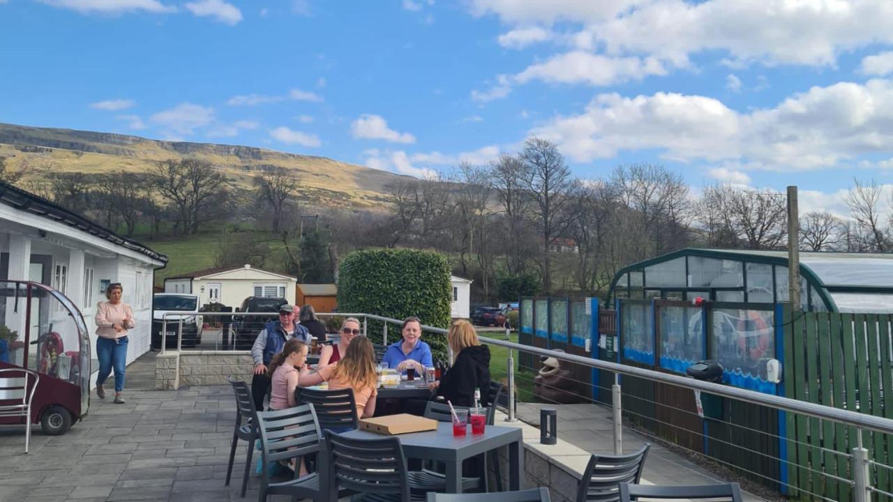Campsie Glen Holiday Park Fintry Exterior foto