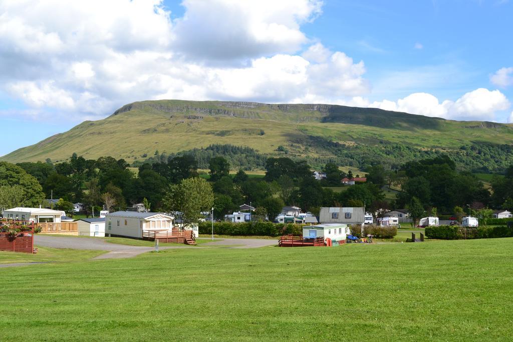 Campsie Glen Holiday Park Fintry Exterior foto